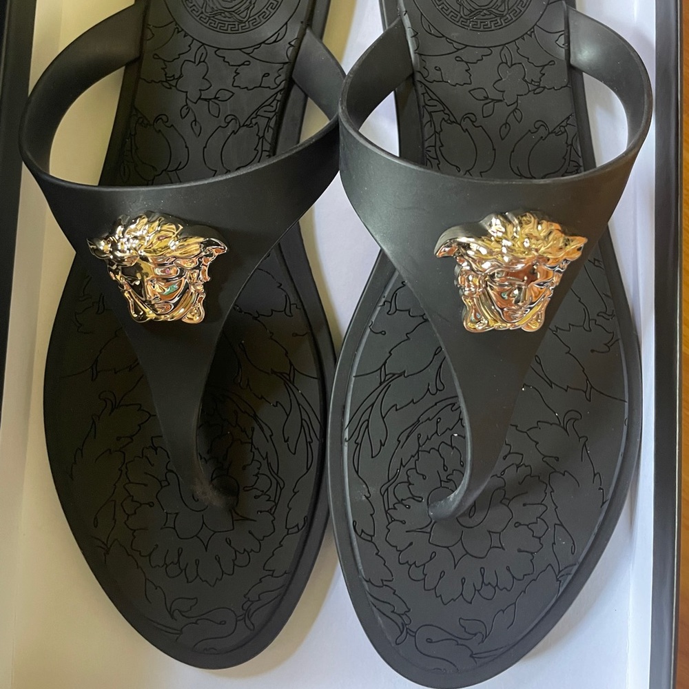 Versace la Medusa Flat Sandals Black/gold